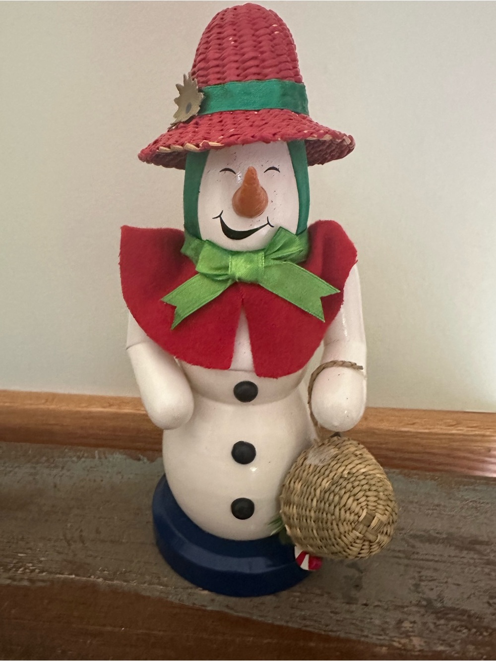 1999 Snow Woman nutcracker wooden doll working Nutcracker Village vintage